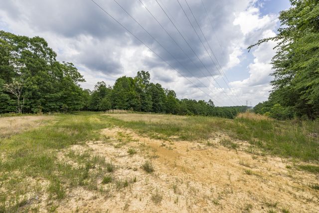 800 Warren Ln, Hurricane Mills, TN 37078