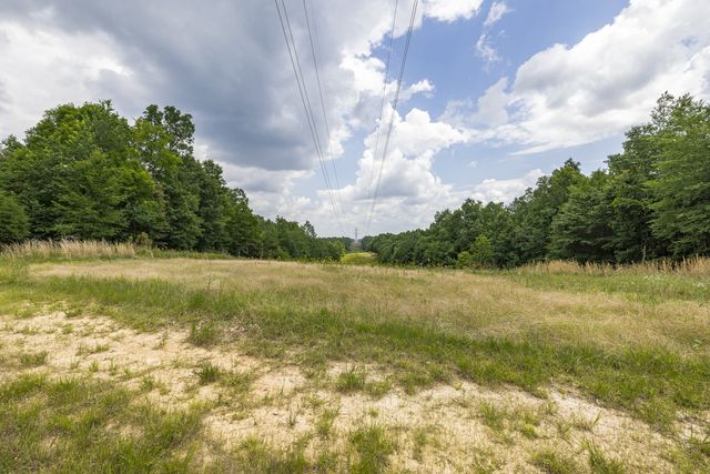 800 Warren Ln, Hurricane Mills, TN 37078