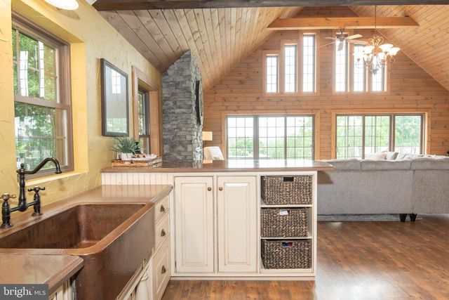 300 BEEGLE RD, Everett, PA 15537