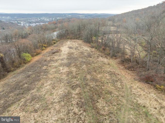 300 BEEGLE RD, Everett, PA 15537