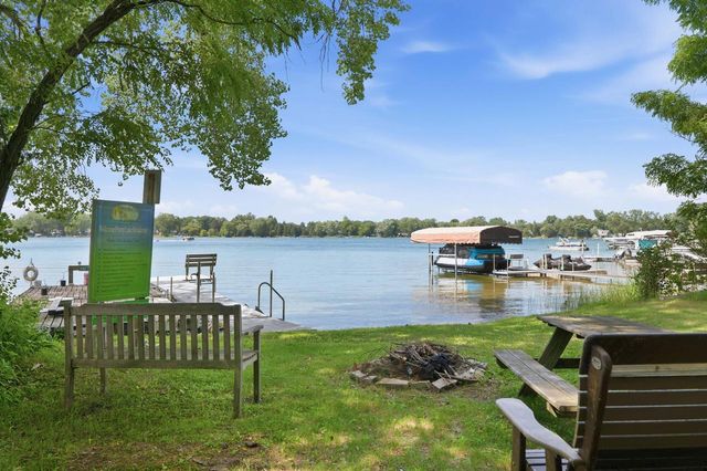 W376S5156 E PRETTY LAKE ROAD, Dousman, WI 53118