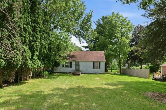 W376S5156 E PRETTY LAKE ROAD, Dousman, WI 53118