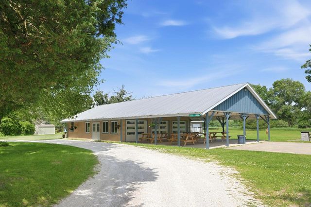 W376S5156 E PRETTY LAKE ROAD, Dousman, WI 53118