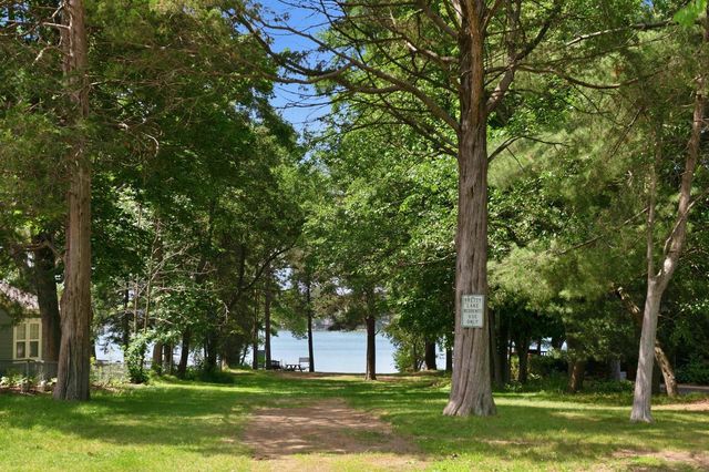 W376S5156 E PRETTY LAKE ROAD, Dousman, WI 53118