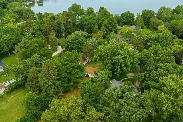 W376S5156 E PRETTY LAKE ROAD, Dousman, WI 53118