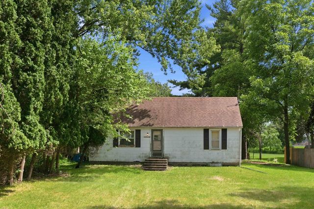 W376S5156 E PRETTY LAKE ROAD, Dousman, WI 53118