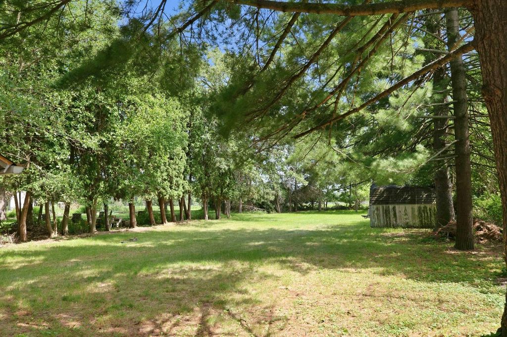 W376S5156 E PRETTY LAKE ROAD, Dousman, WI 53118