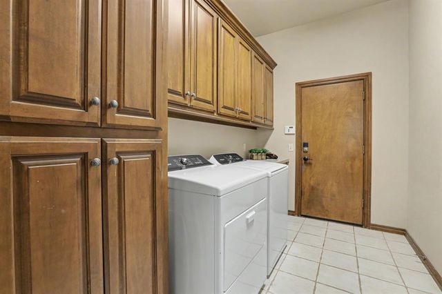 317 Mohawk Trail, Edmond, OK 73003