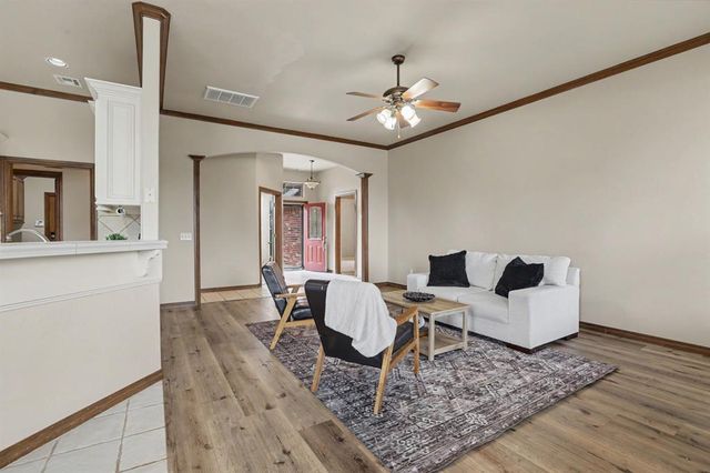 317 Mohawk Trail, Edmond, OK 73003