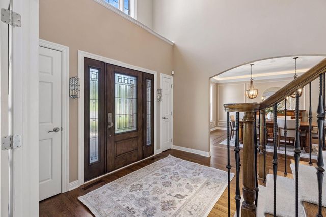 2012 Pine Ridge Drive, West Saint Paul, MN 55118