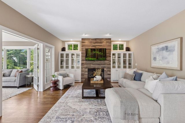 2012 Pine Ridge Drive, West Saint Paul, MN 55118