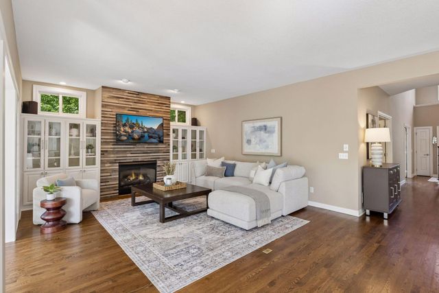 2012 Pine Ridge Drive, West Saint Paul, MN 55118