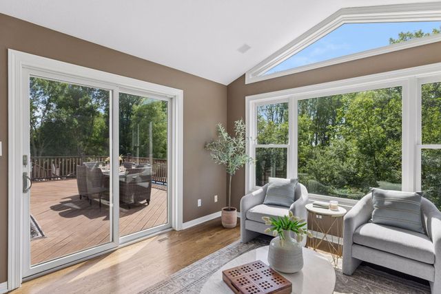 2012 Pine Ridge Drive, West Saint Paul, MN 55118