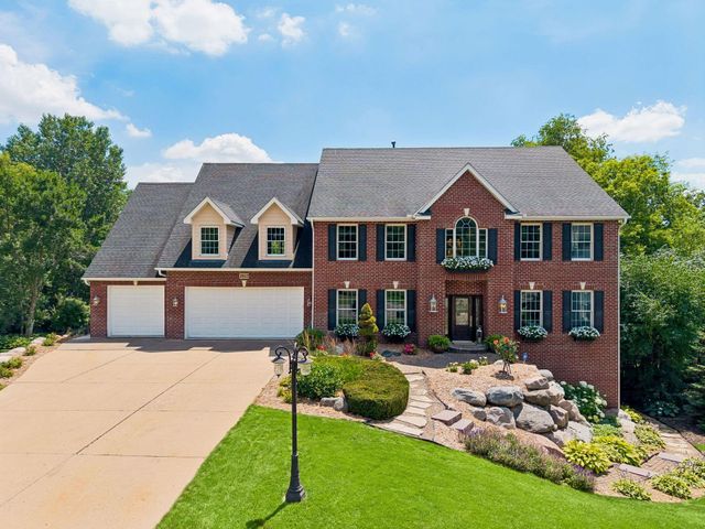 2012 Pine Ridge Drive, West Saint Paul, MN 55118