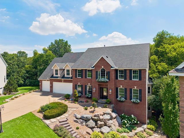 2012 Pine Ridge Drive, West Saint Paul, MN 55118