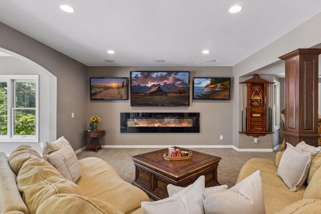 2012 Pine Ridge Drive, West Saint Paul, MN 55118