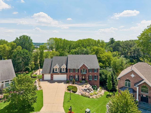 2012 Pine Ridge Drive, West Saint Paul, MN 55118