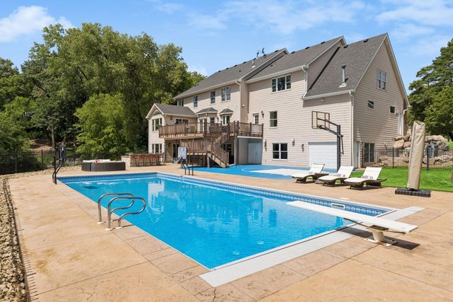 2012 Pine Ridge Drive, West Saint Paul, MN 55118