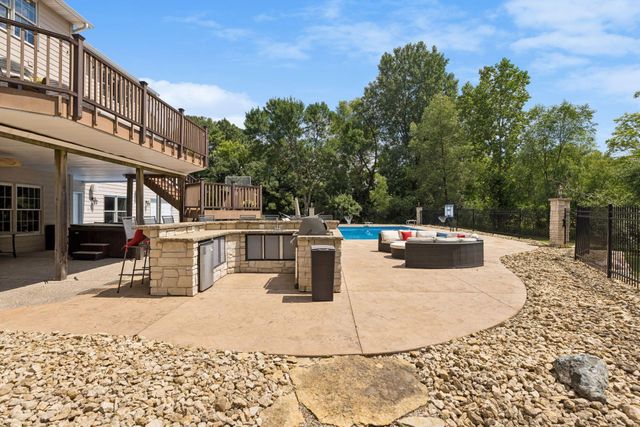 2012 Pine Ridge Drive, West Saint Paul, MN 55118