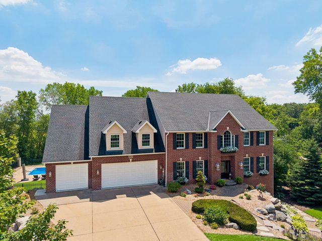 2012 Pine Ridge Drive, West Saint Paul, MN 55118