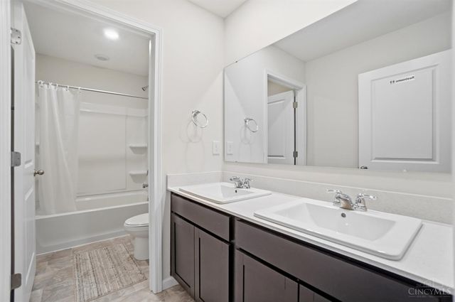 1716 Parkfield Way, Goshen Twp, OH 45122