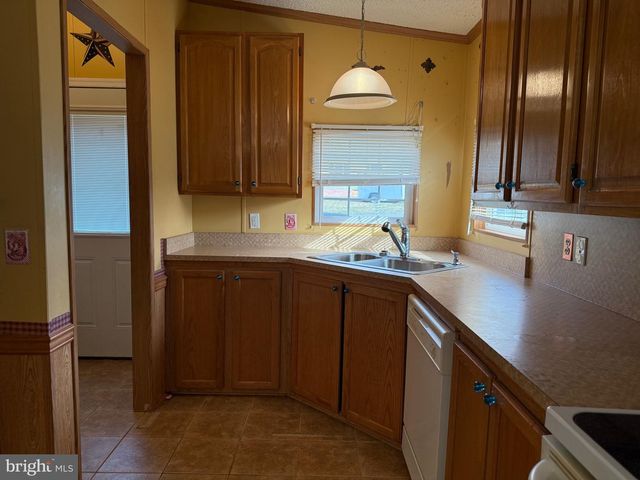 204 W WICONISCO AVE, Tower City, PA 17980