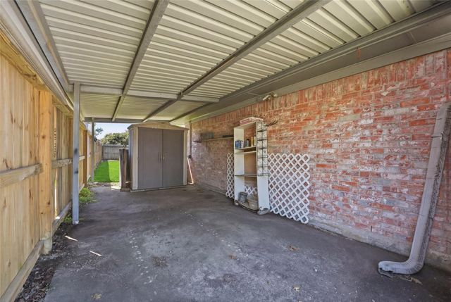 10622 Sagevale Lane, Houston, TX 77089