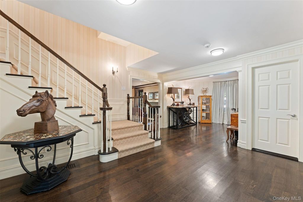 10 Broadmoor Road, Scarsdale, NY 10583 — photo 5