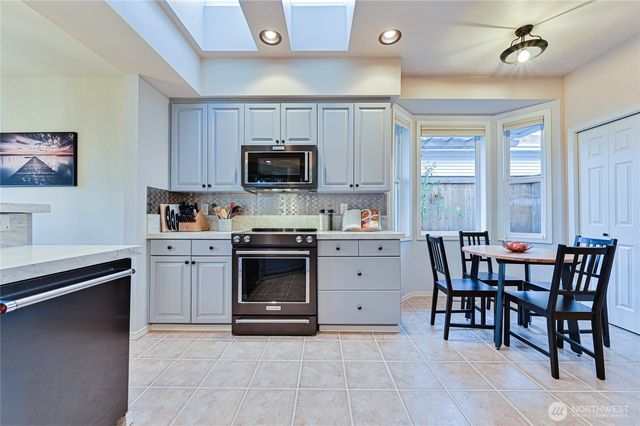 2014 38th Street Ct NW, Gig Harbor, WA 98335