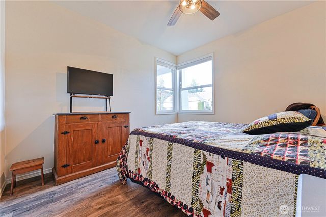 2014 38th Street Ct NW, Gig Harbor, WA 98335