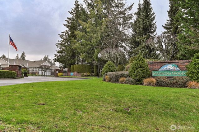 2014 38th Street Ct NW, Gig Harbor, WA 98335