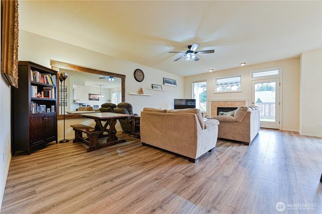 2014 38th Street Ct NW, Gig Harbor, WA 98335