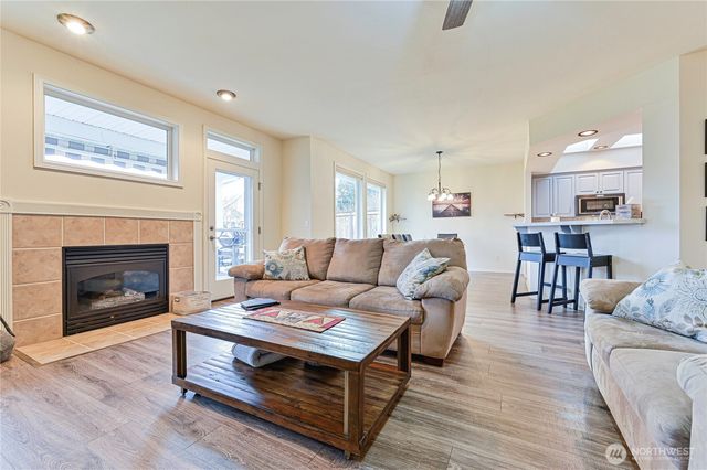 2014 38th Street Ct NW, Gig Harbor, WA 98335