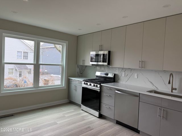 4 Beachway Avenue 9, Keansburg, NJ 07734