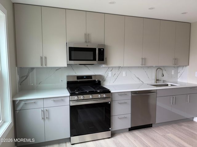 4 Beachway Avenue 9, Keansburg, NJ 07734