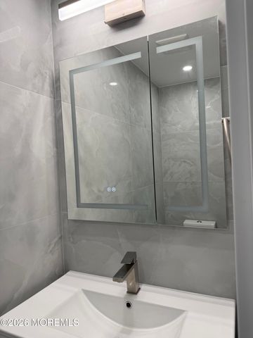 4 Beachway Avenue 9, Keansburg, NJ 07734