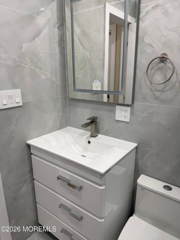 4 Beachway Avenue 9, Keansburg, NJ 07734