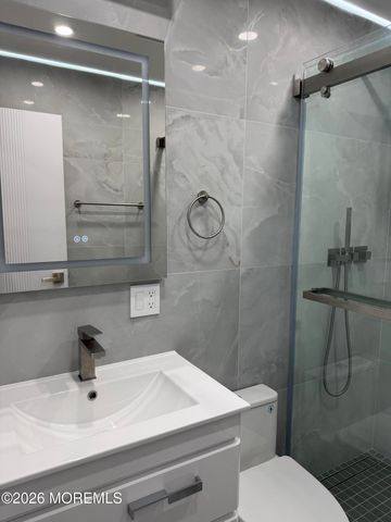 4 Beachway Avenue 9, Keansburg, NJ 07734