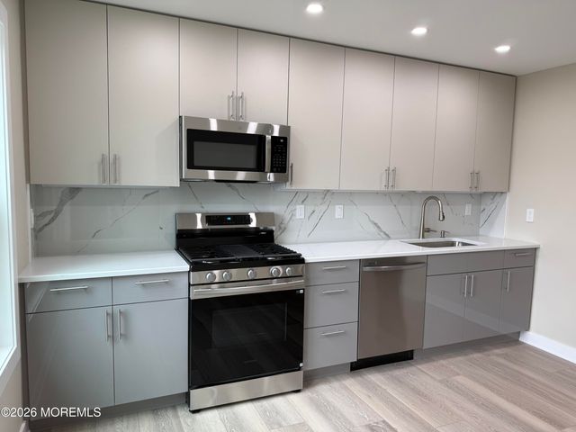 4 Beachway Avenue 9, Keansburg, NJ 07734