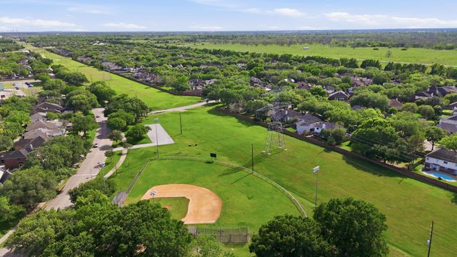 542 Ivy Cross Lane, Sugar Land, TX 77479