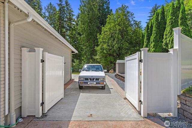 18223 Yew Way, Snohomish, WA 98296