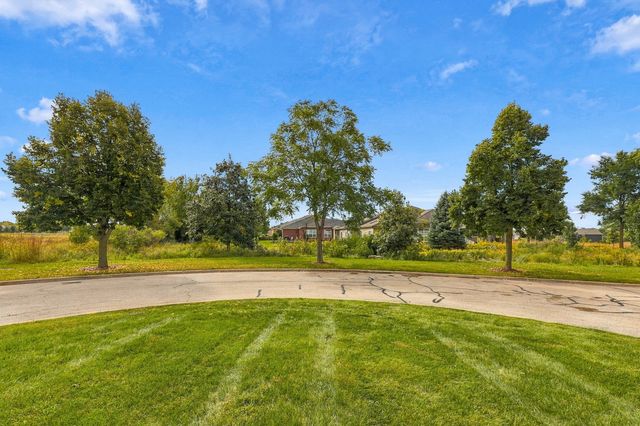 6 Eineke Court, Algonquin, IL 60102