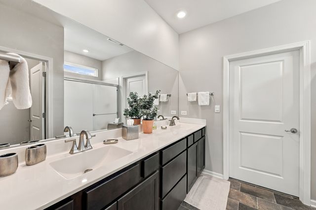 6 Eineke Court, Algonquin, IL 60102