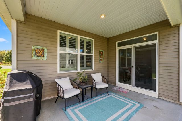 6 Eineke Court, Algonquin, IL 60102