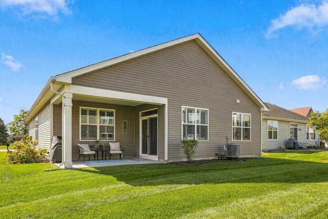 6 Eineke Court, Algonquin, IL 60102