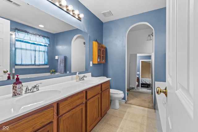 6618 Smithfield Drive, Indianapolis, IN 46237