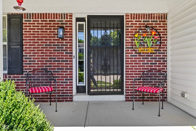 6618 Smithfield Drive, Indianapolis, IN 46237