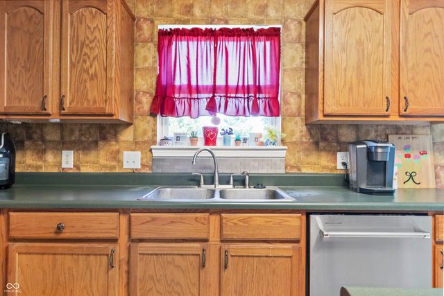 6618 Smithfield Drive, Indianapolis, IN 46237
