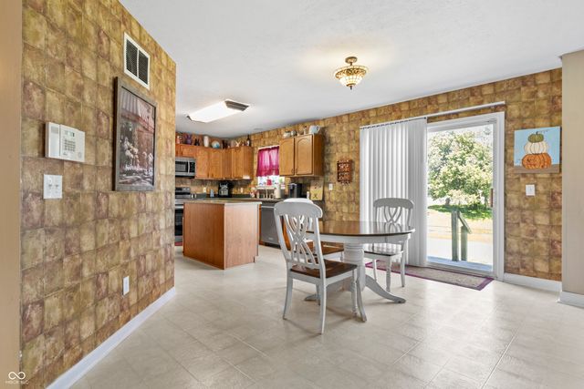 6618 Smithfield Drive, Indianapolis, IN 46237