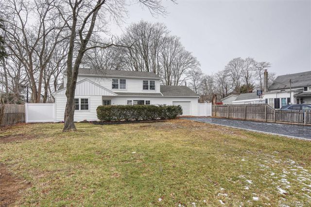 26 Clinton Street, Center Moriches, NY 11934